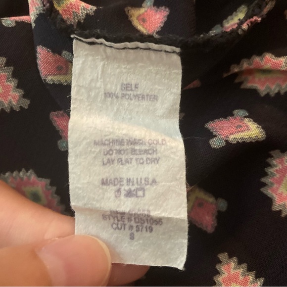 4/$10 - dELiA*s Geometric Print Sleeveless Fit-and-Flare Dress - Navy & Pink - Picture 8 of 8